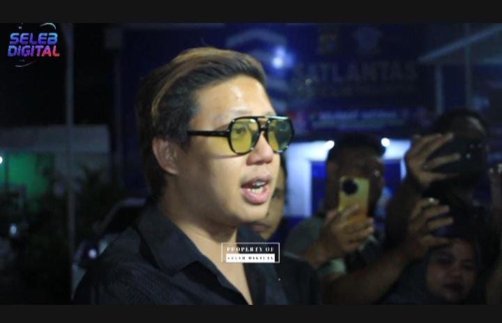 Pablo Benua Datangi Polres Metro Depok Terkait Dugaan Ijazah Palsu